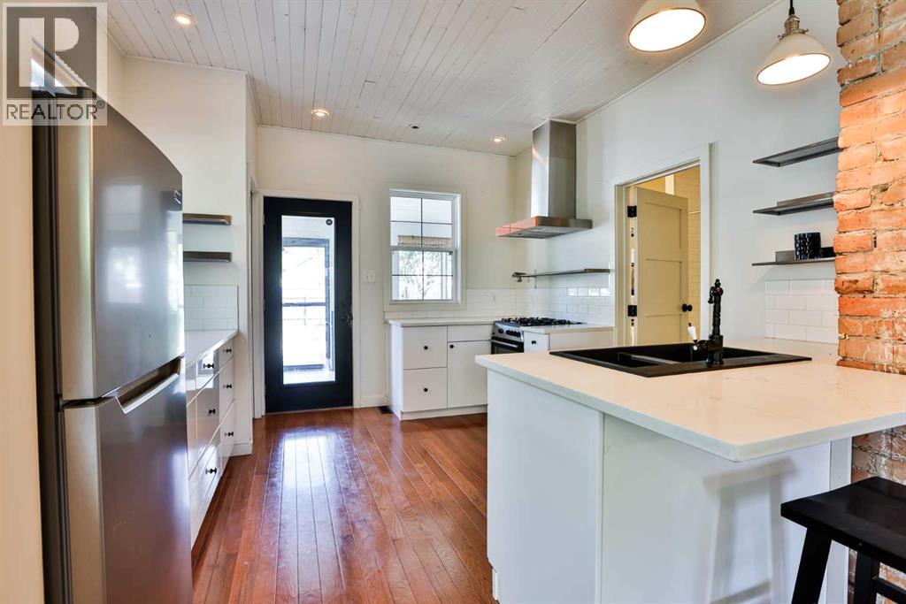 937 10 Street S - 9