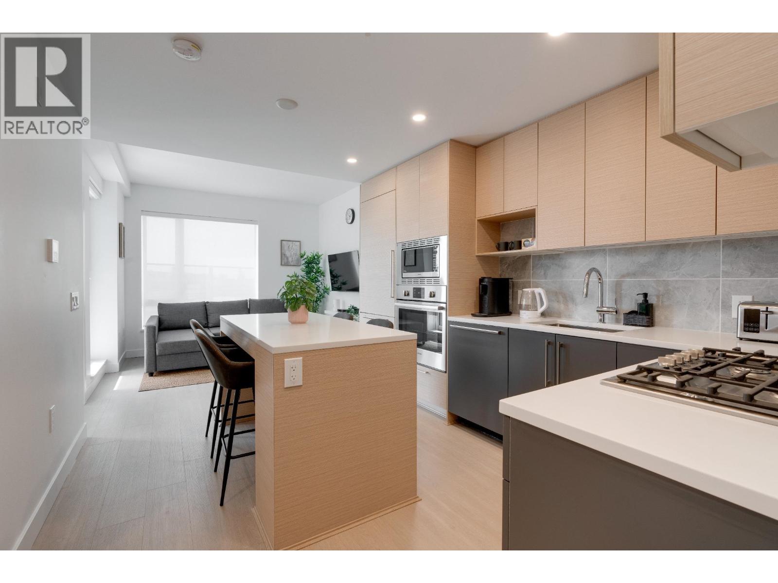 213 8888 OSLER STREET, Vancouver — photo 2