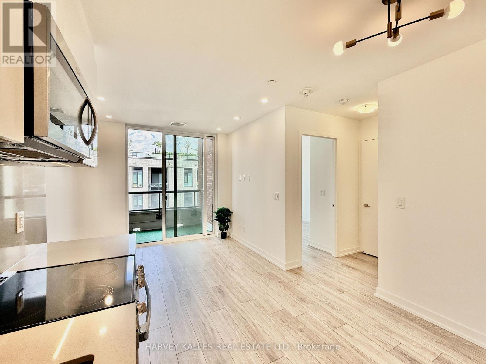 #635 3100 KEELE STREET - 5