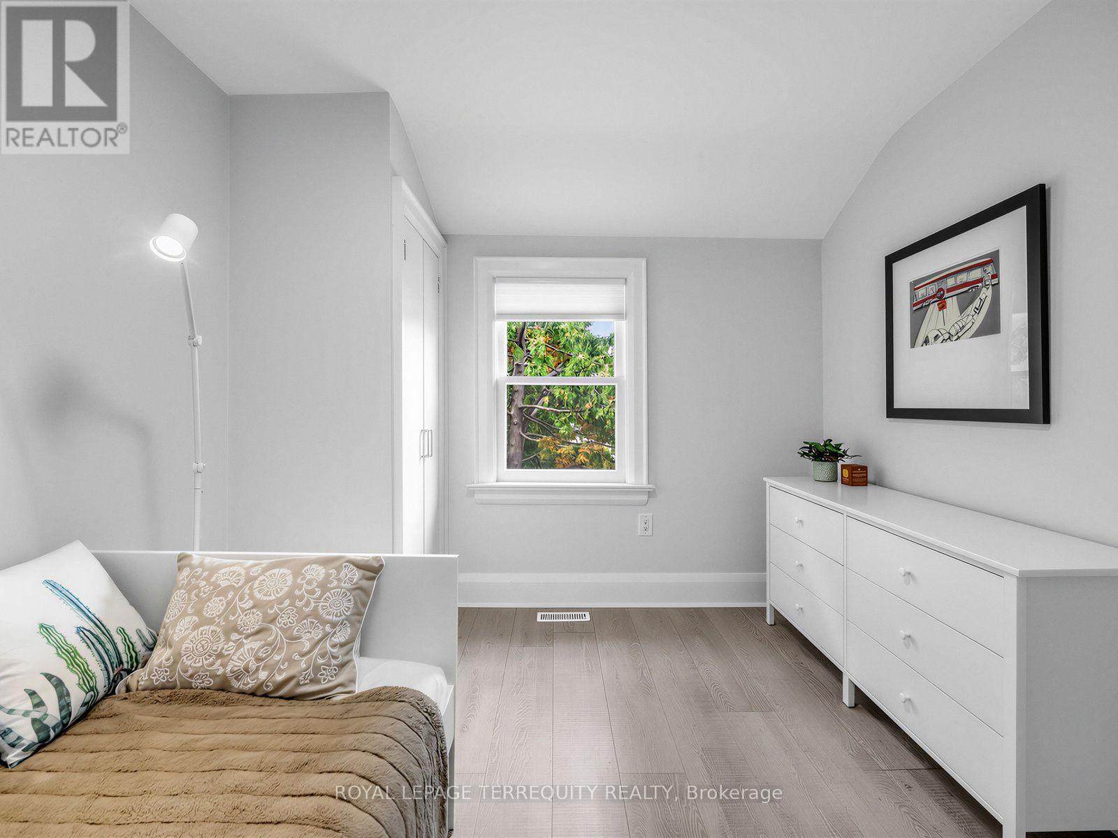 22 MONTYE AVENUE - 26
