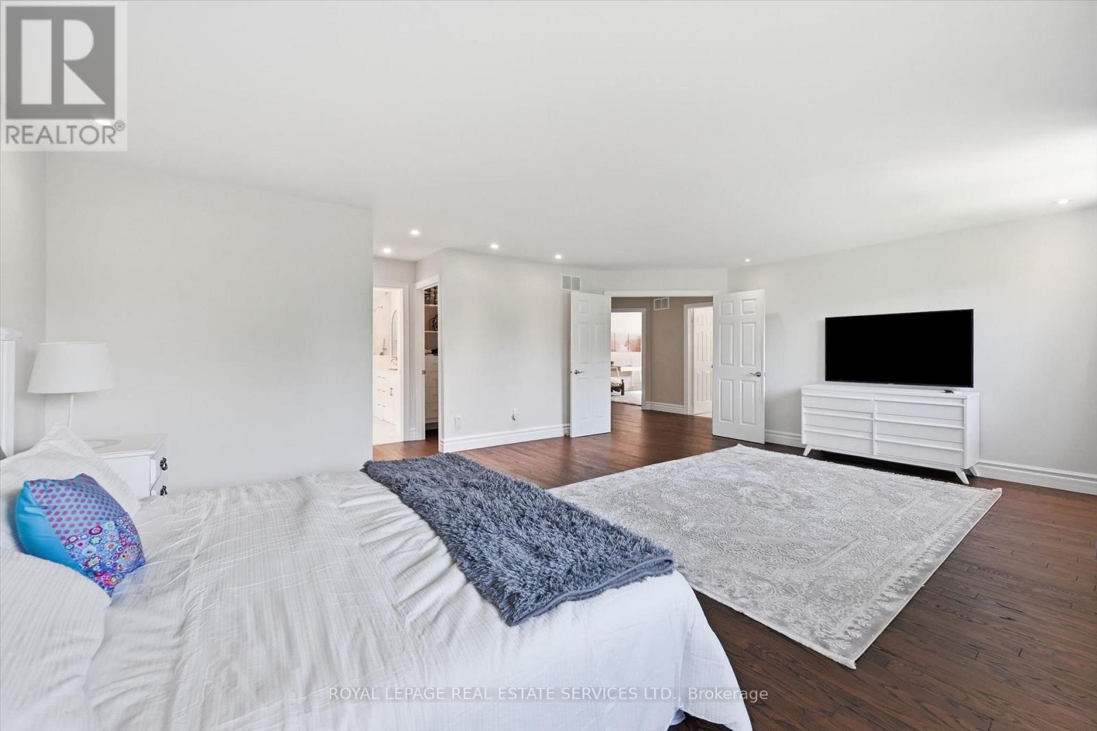 1170 GILES GATE - Image 28