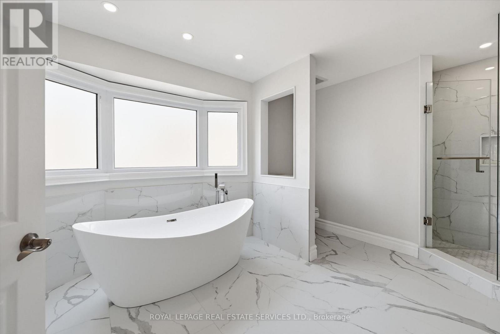 1170 GILES GATE - Image 30