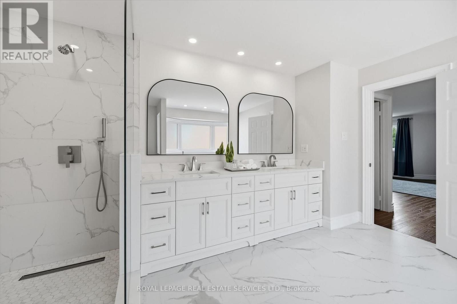 1170 GILES GATE - Image 31