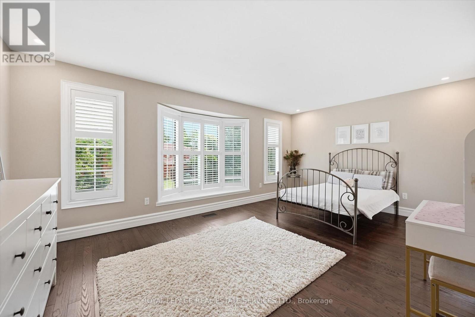 1170 GILES GATE - Image 37