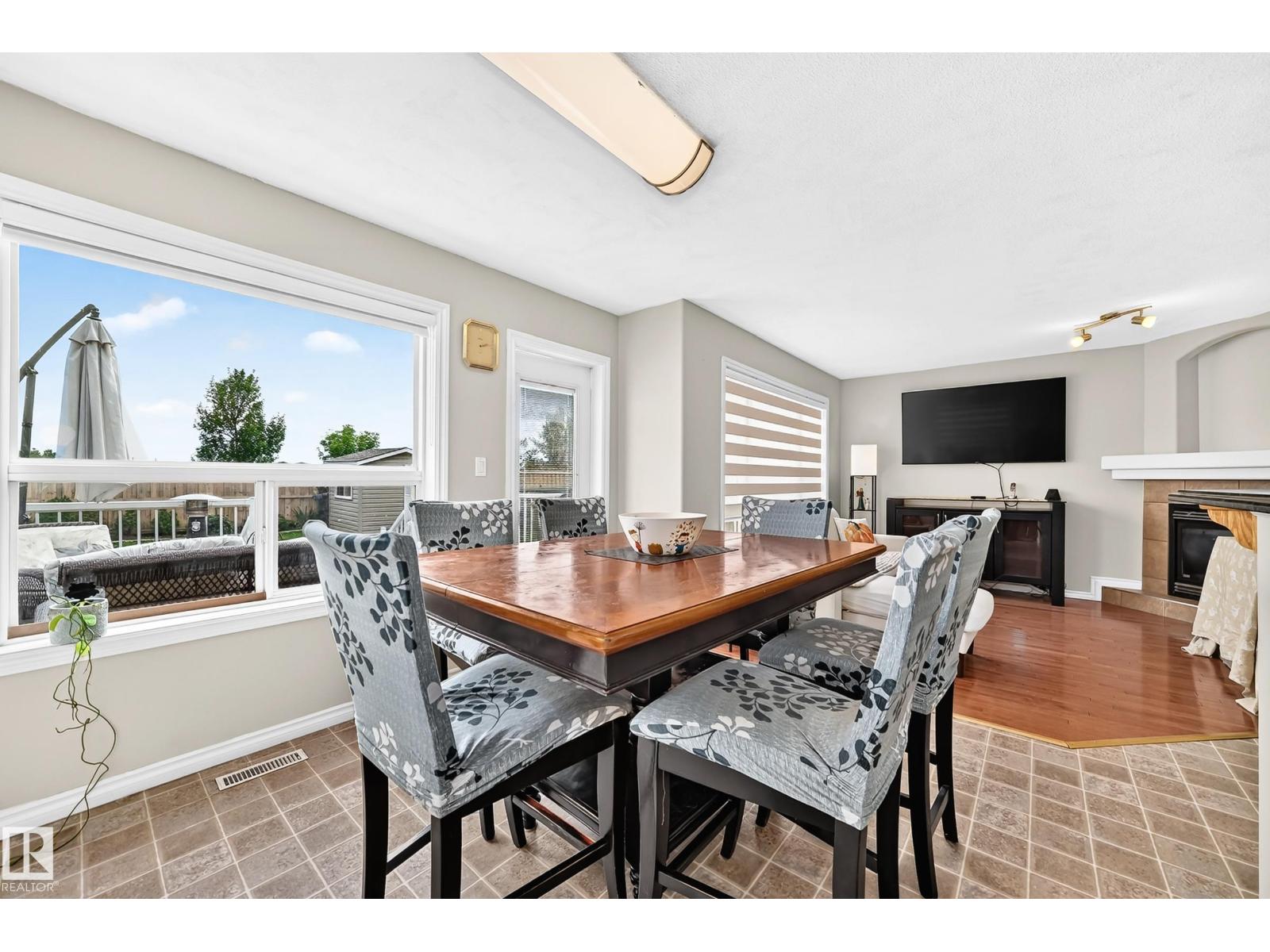 16119 95 ST NW - 12