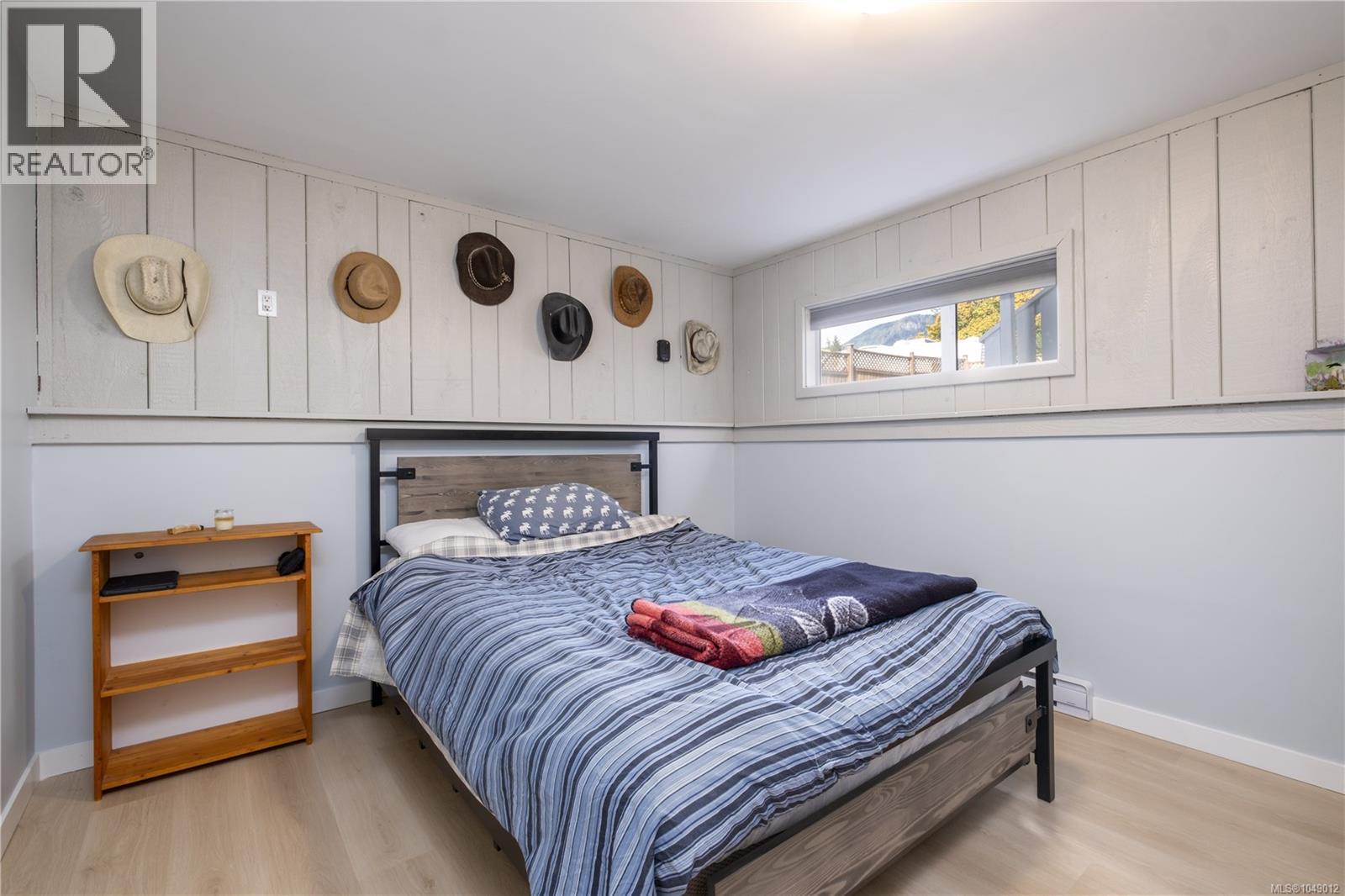 435 CEDAR Cres - Image 16