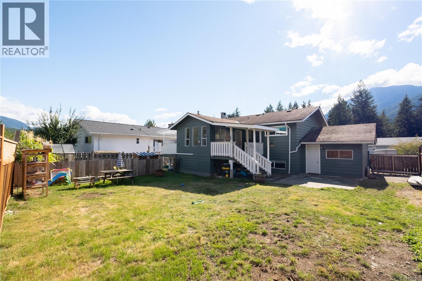 435 CEDAR Cres - 20
