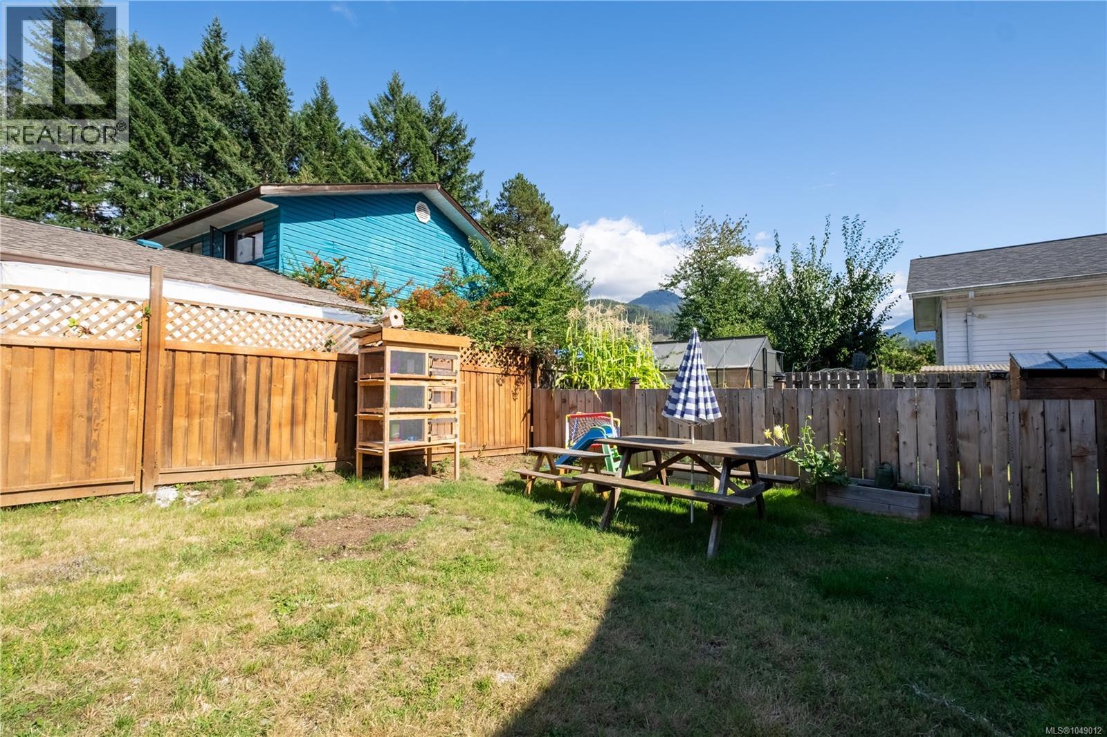 435 CEDAR Cres - 22