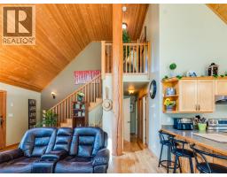 Full bathroom - 955 Cedar Brae Road, Glade, BC V1N4R5 Photo 11
