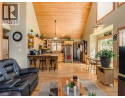 Living room - 955 Cedar Brae Road, Glade, BC V1N4R5 Photo 9