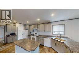 Kitchen - 20 Wilderness Heights Drive, Elkford, BC V0B1H0 Photo 9