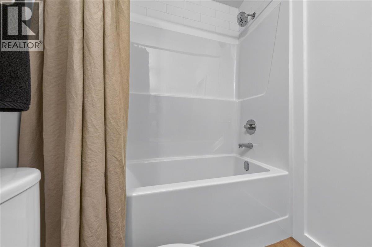 #46 2098 Pine Tree Way - Image 27