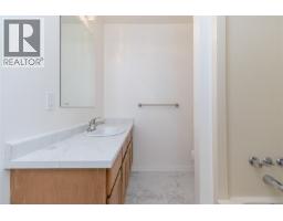1389 Hastings St, Saanich, BC V8Z2W6 Photo 31