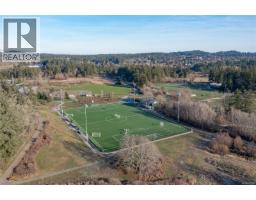 1389 Hastings St, Saanich, BC V8Z2W6 Photo 48