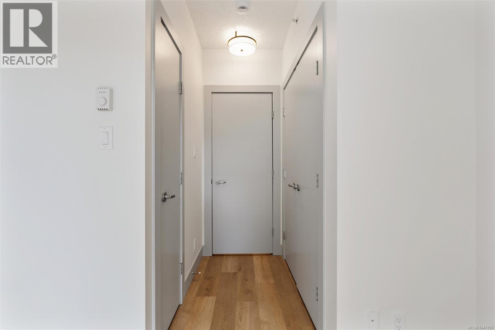 #S305 737 Humboldt St - 19