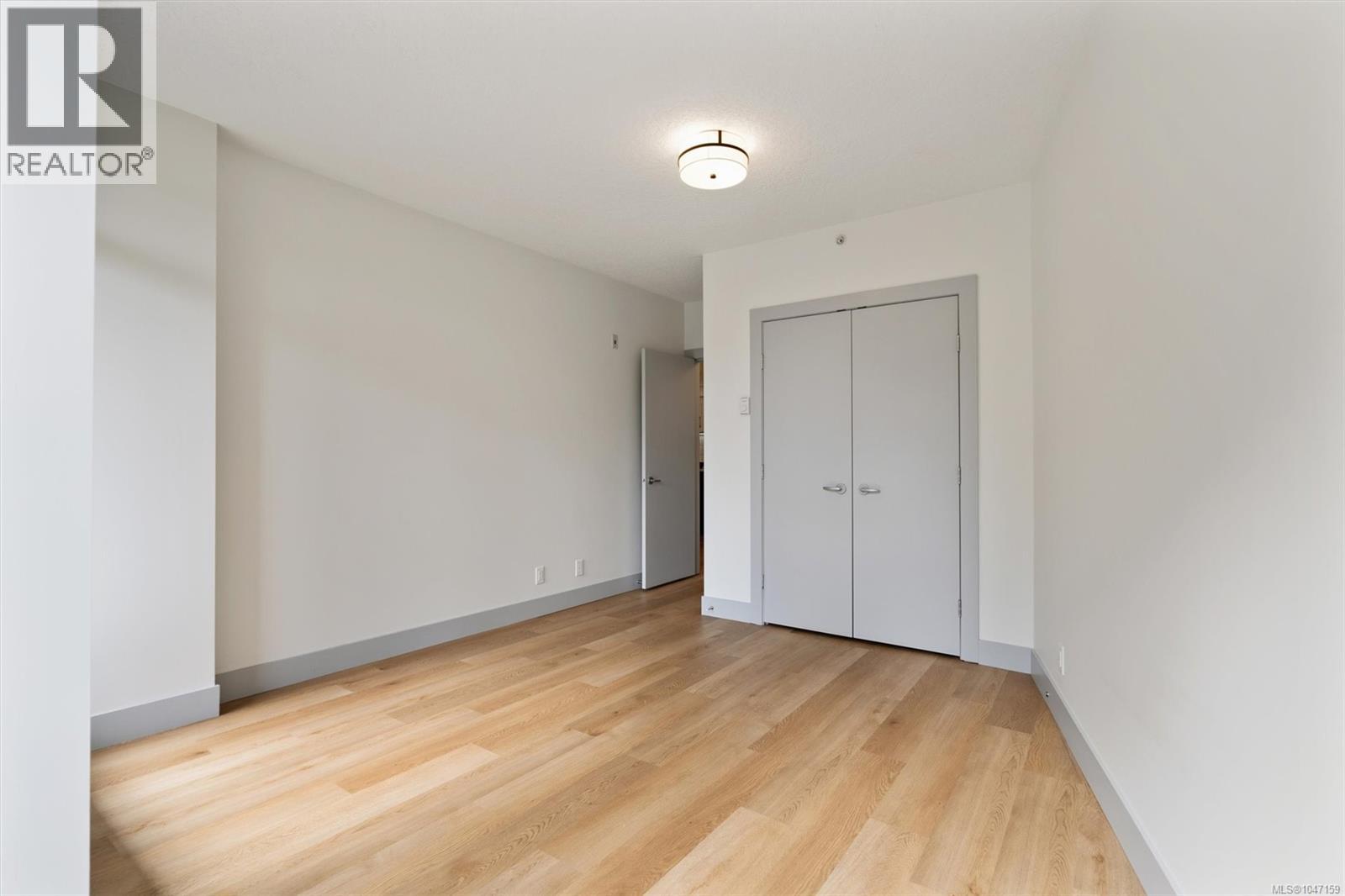 #S305 737 Humboldt St - Image 22