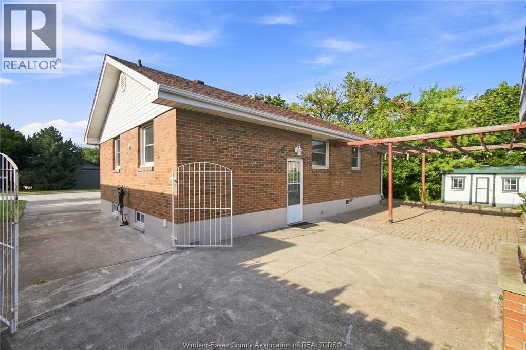 8327 MENARD STREET - 27