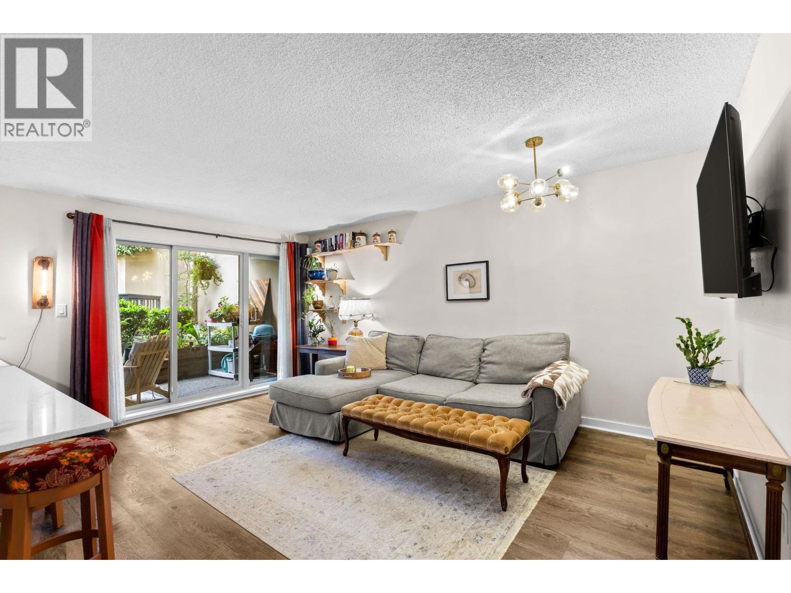 210 9867 MANCHESTER DRIVE, Burnaby — photo 3