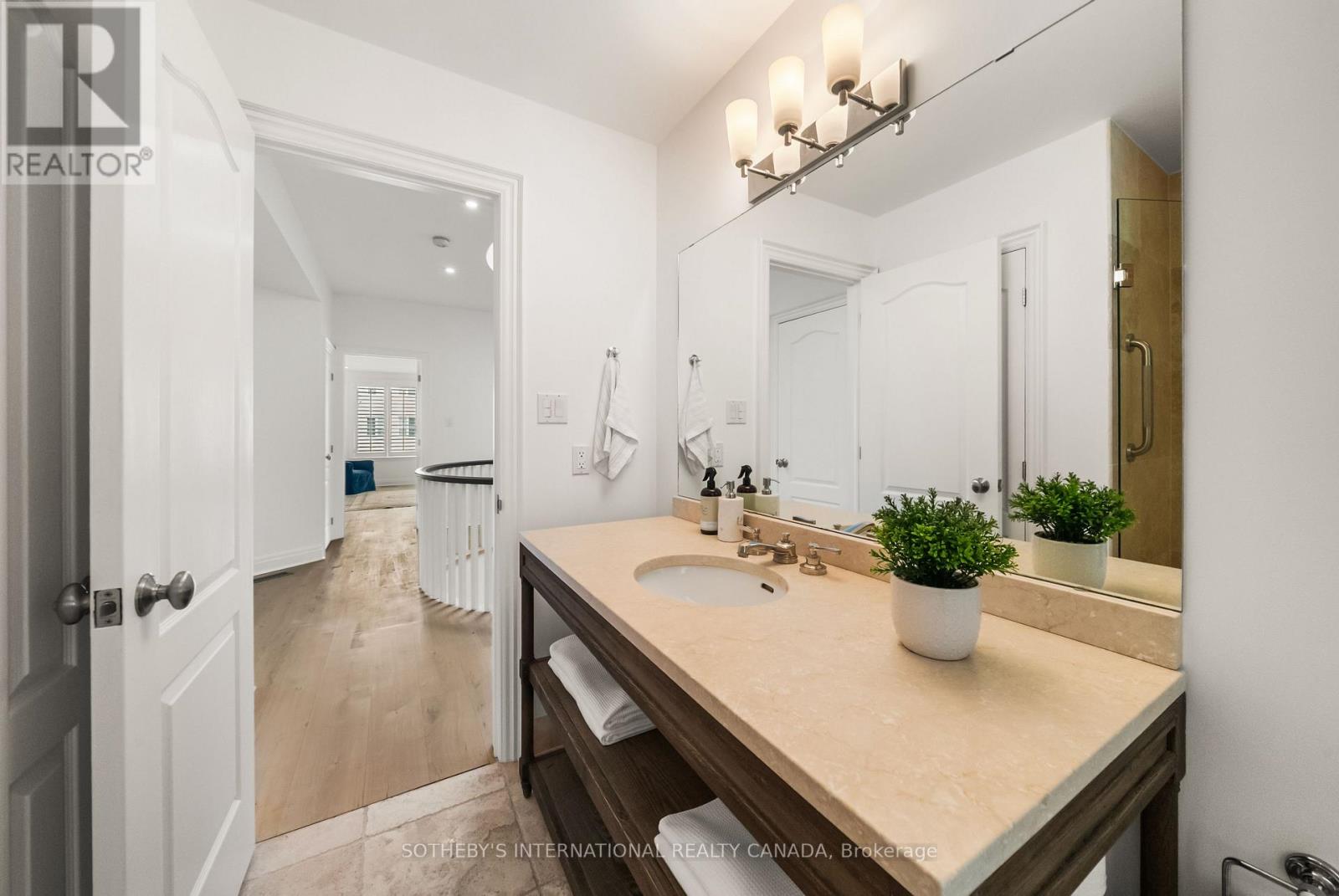 213 WALMER ROAD - 24