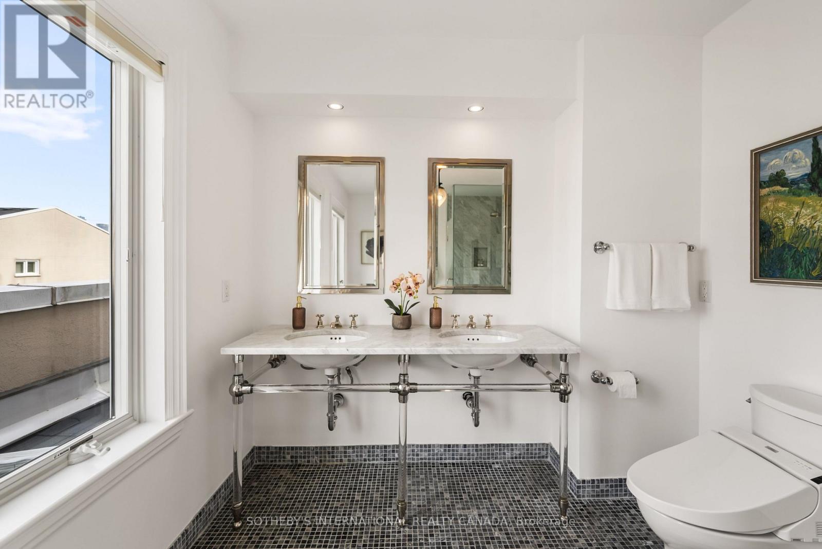 213 WALMER ROAD - Image 35