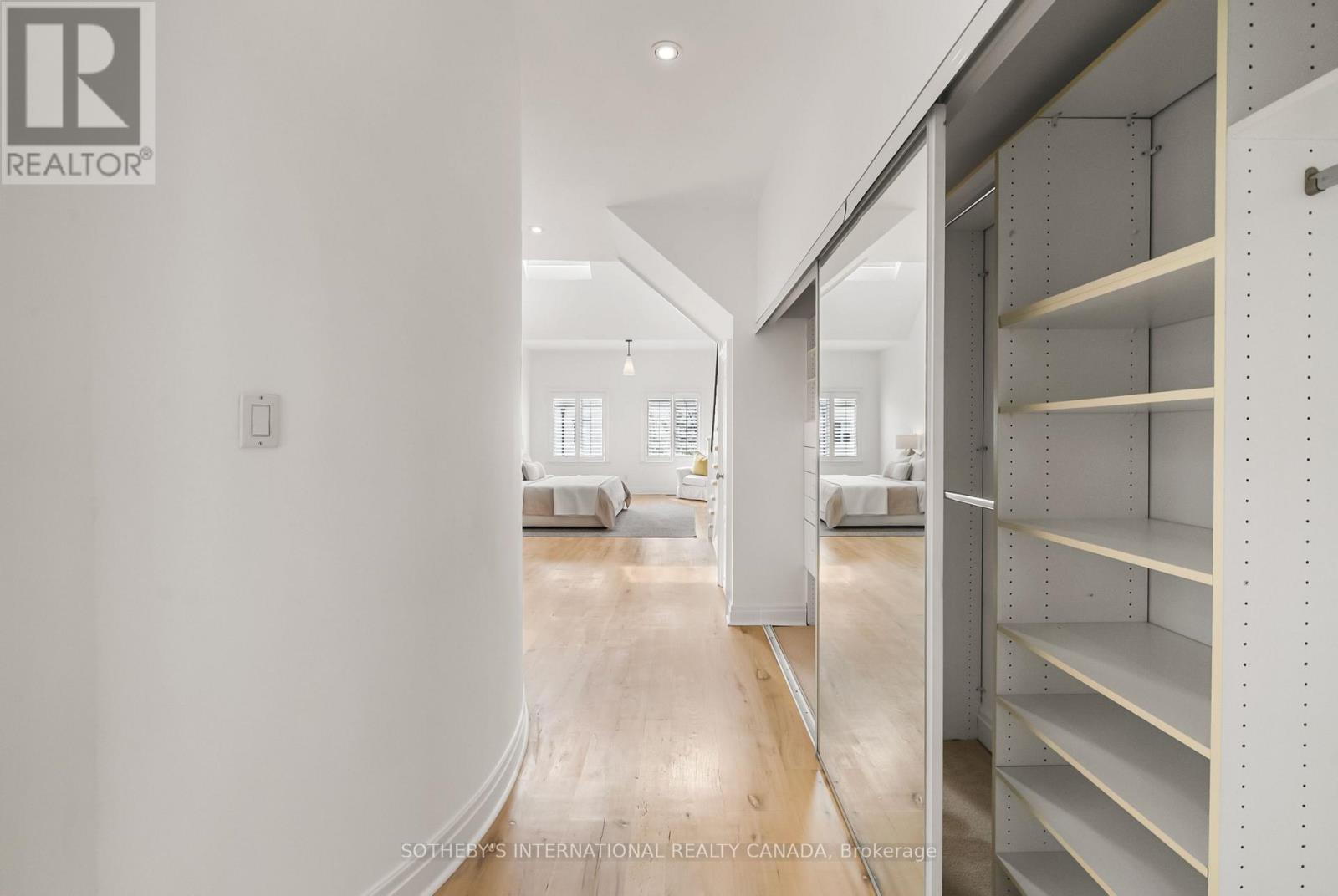 213 WALMER ROAD - 30