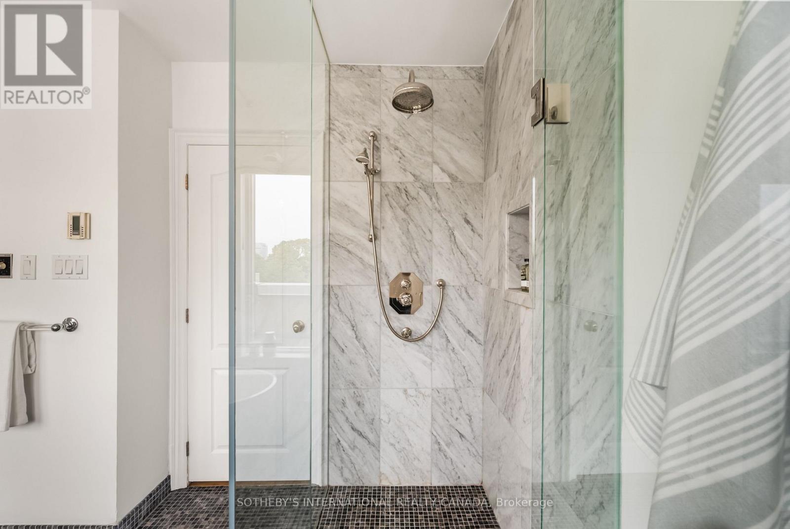 213 WALMER ROAD - Image 36