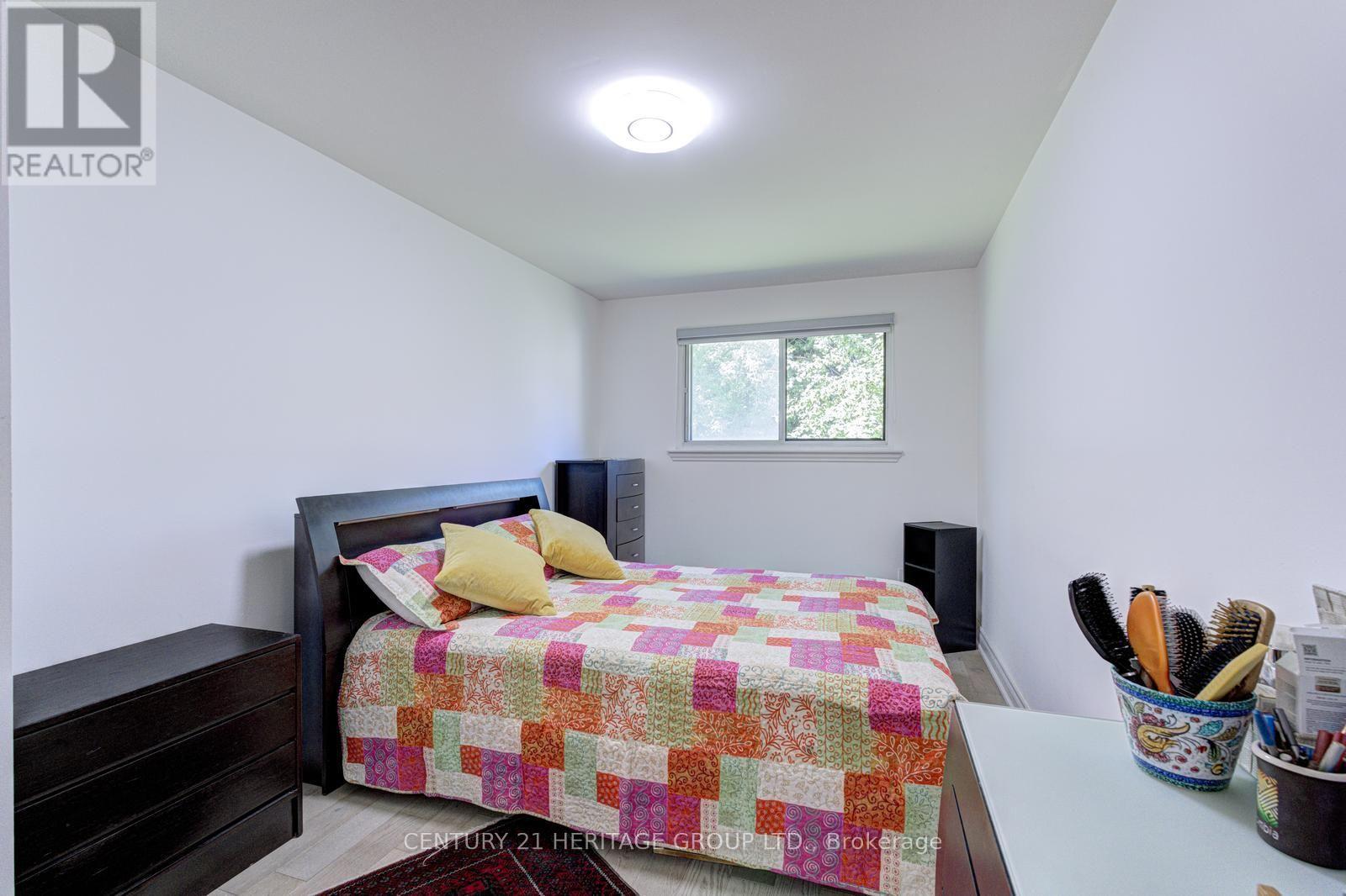 117 MARBURY CRESCENT - 24