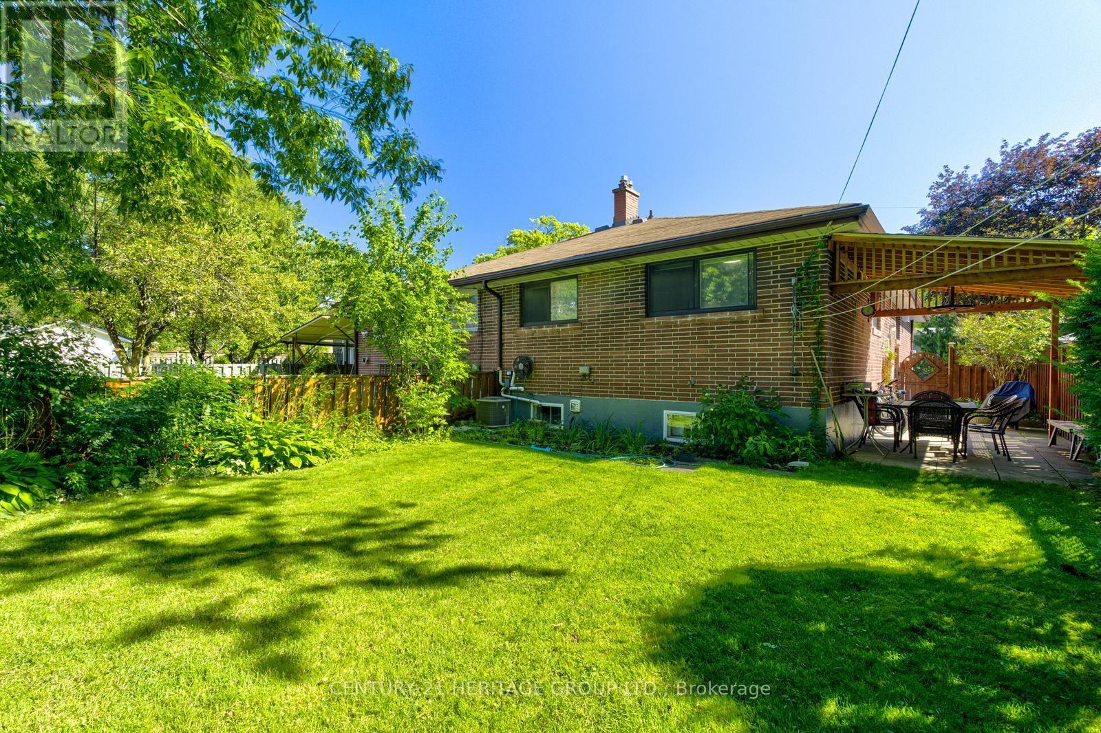 117 MARBURY CRESCENT - 40