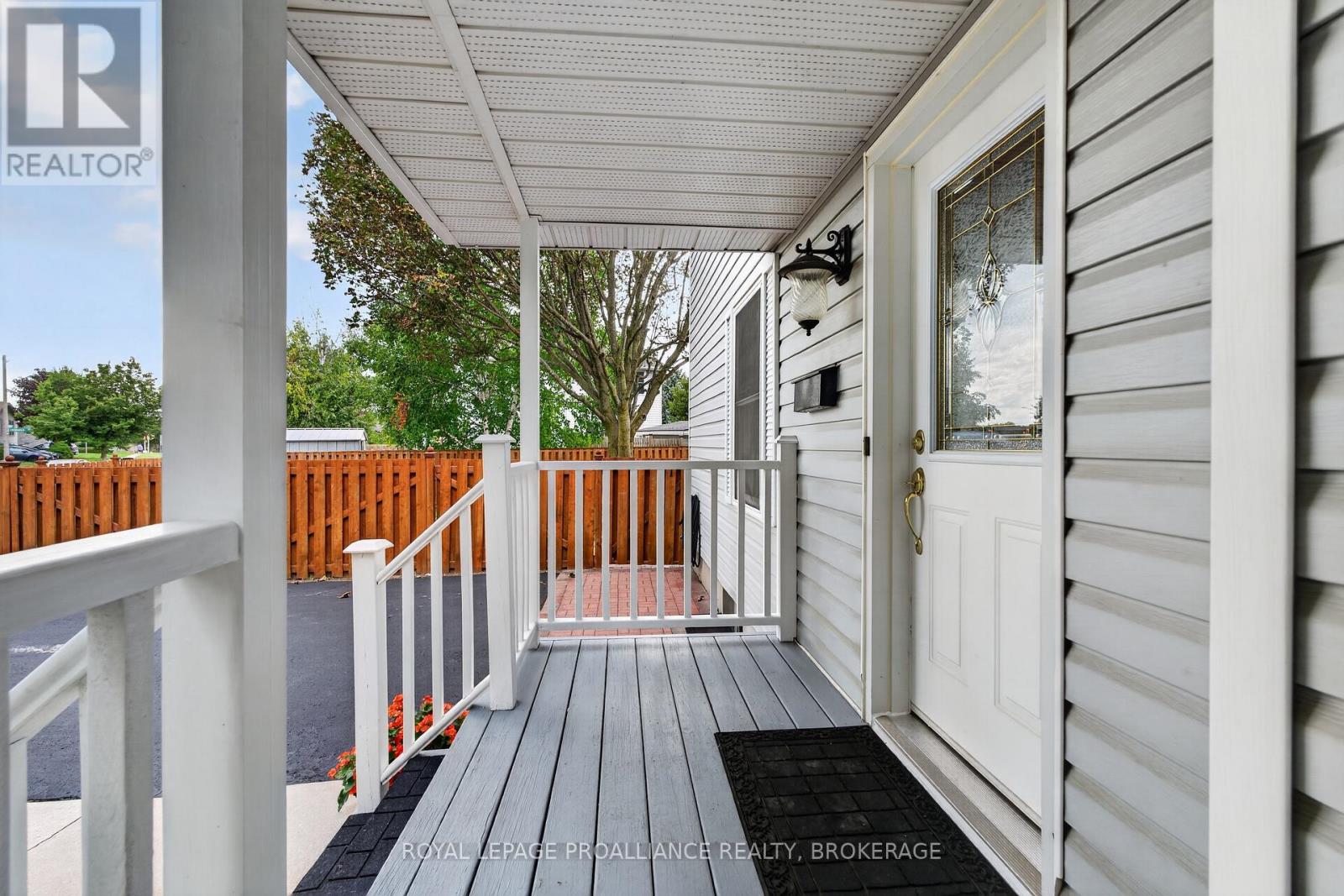 378 WATERLOO DRIVE - 5