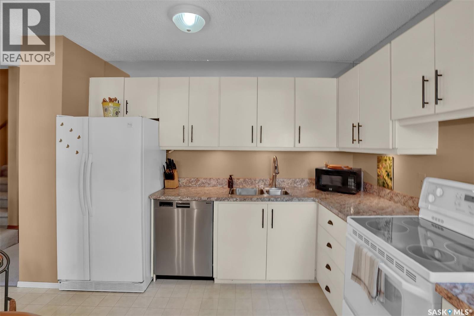 #83 WESTFIELD DRIVE - 15