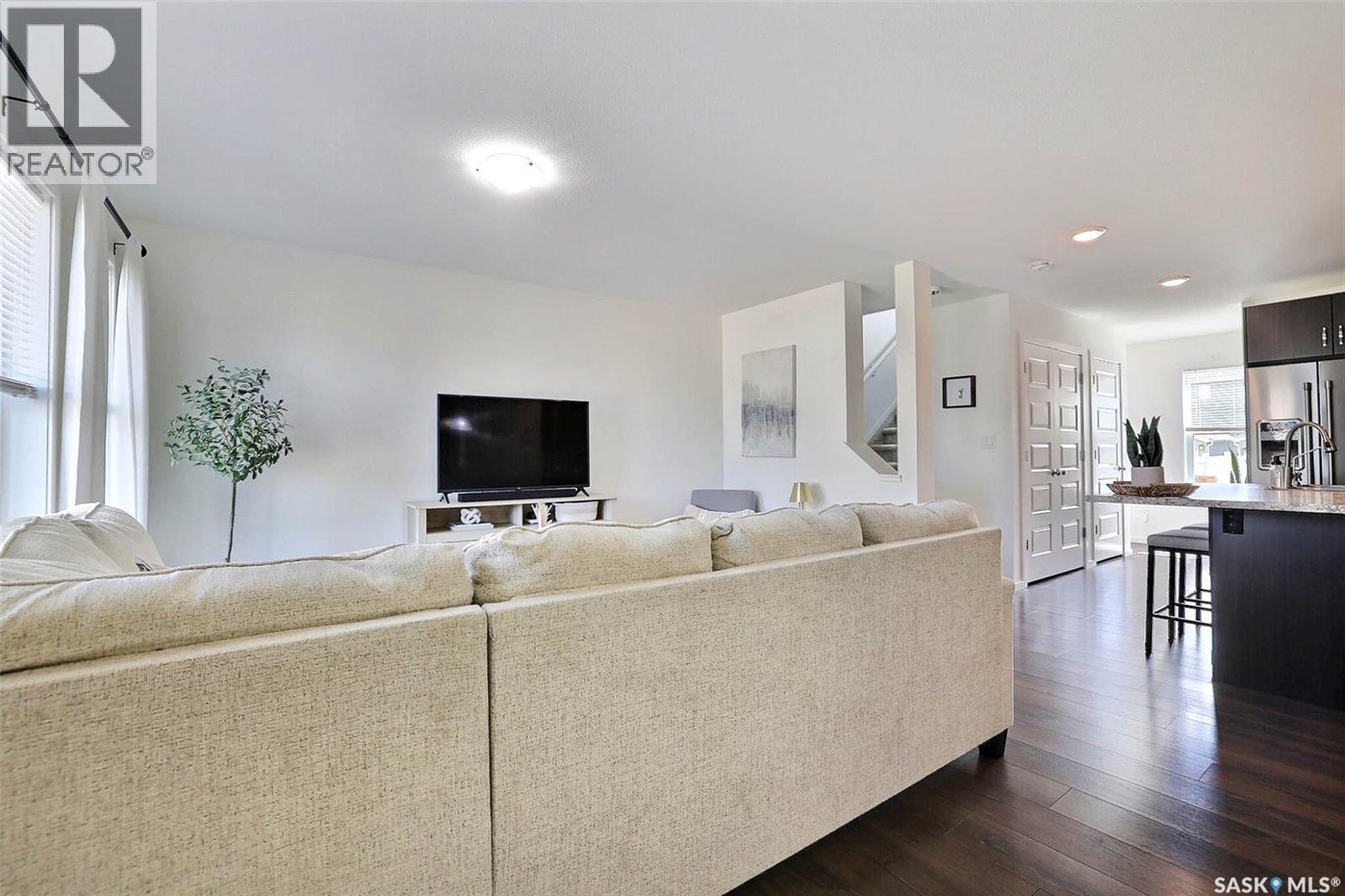 5417 Green Brooks WAY E, Regina Saskatchewan — photo 4