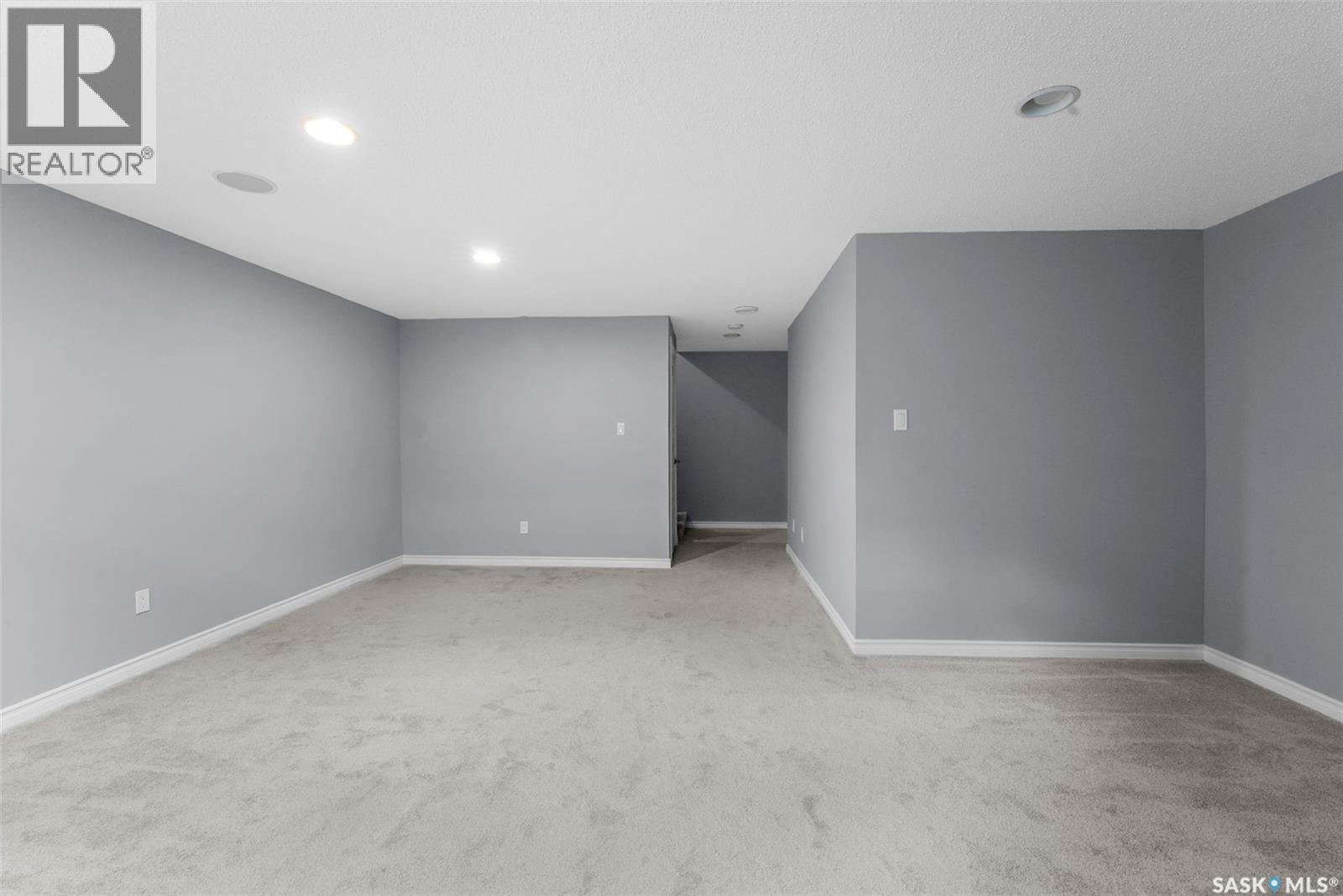 #217 4002 Sandhill CRESCENT - 28
