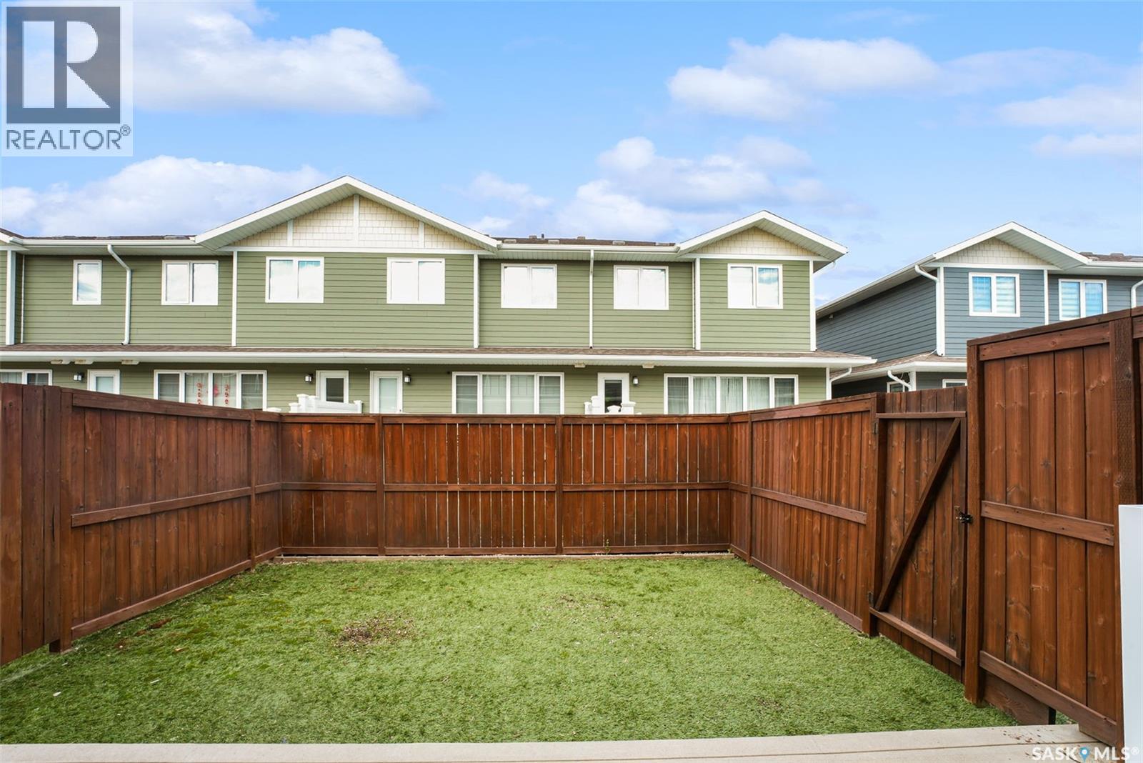 #217 4002 Sandhill CRESCENT - 33