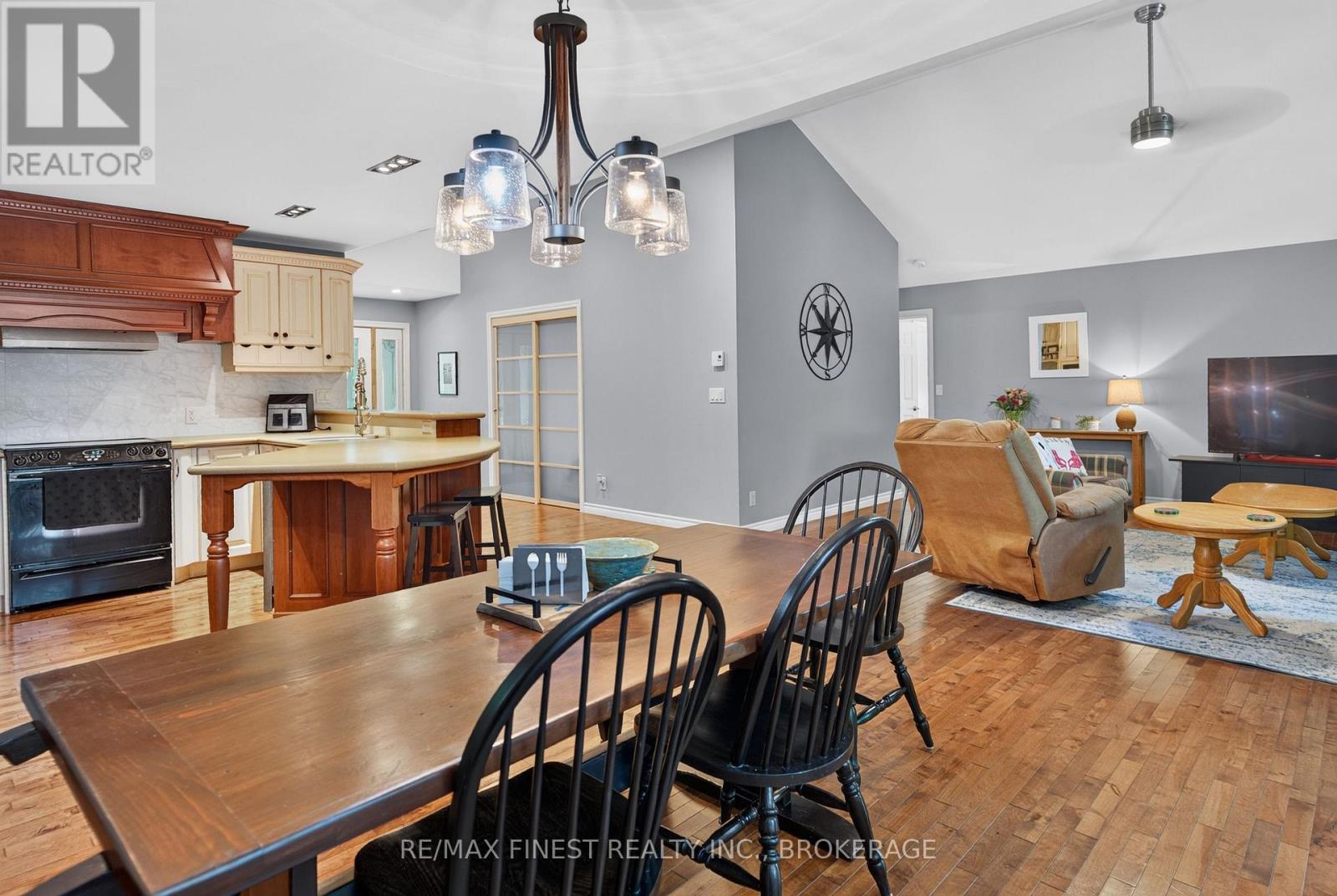 1068 PLEASANT HILL LANE - Image 24