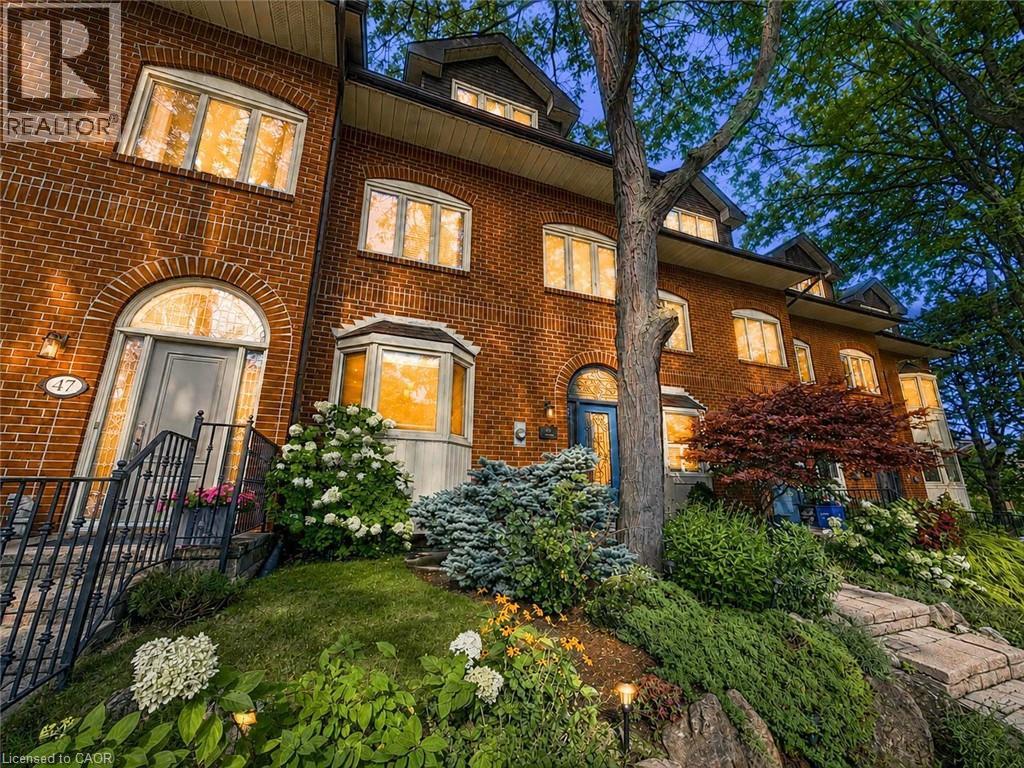 45 TRADEWIND Drive, Oakville — photo 2