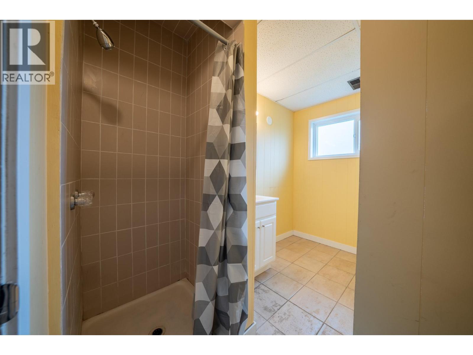 2486 Central Avenue - Image 28