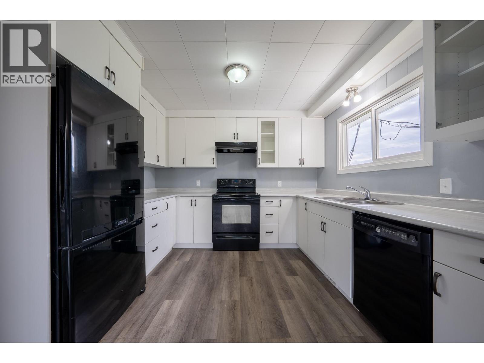 2486 Central Avenue - 13