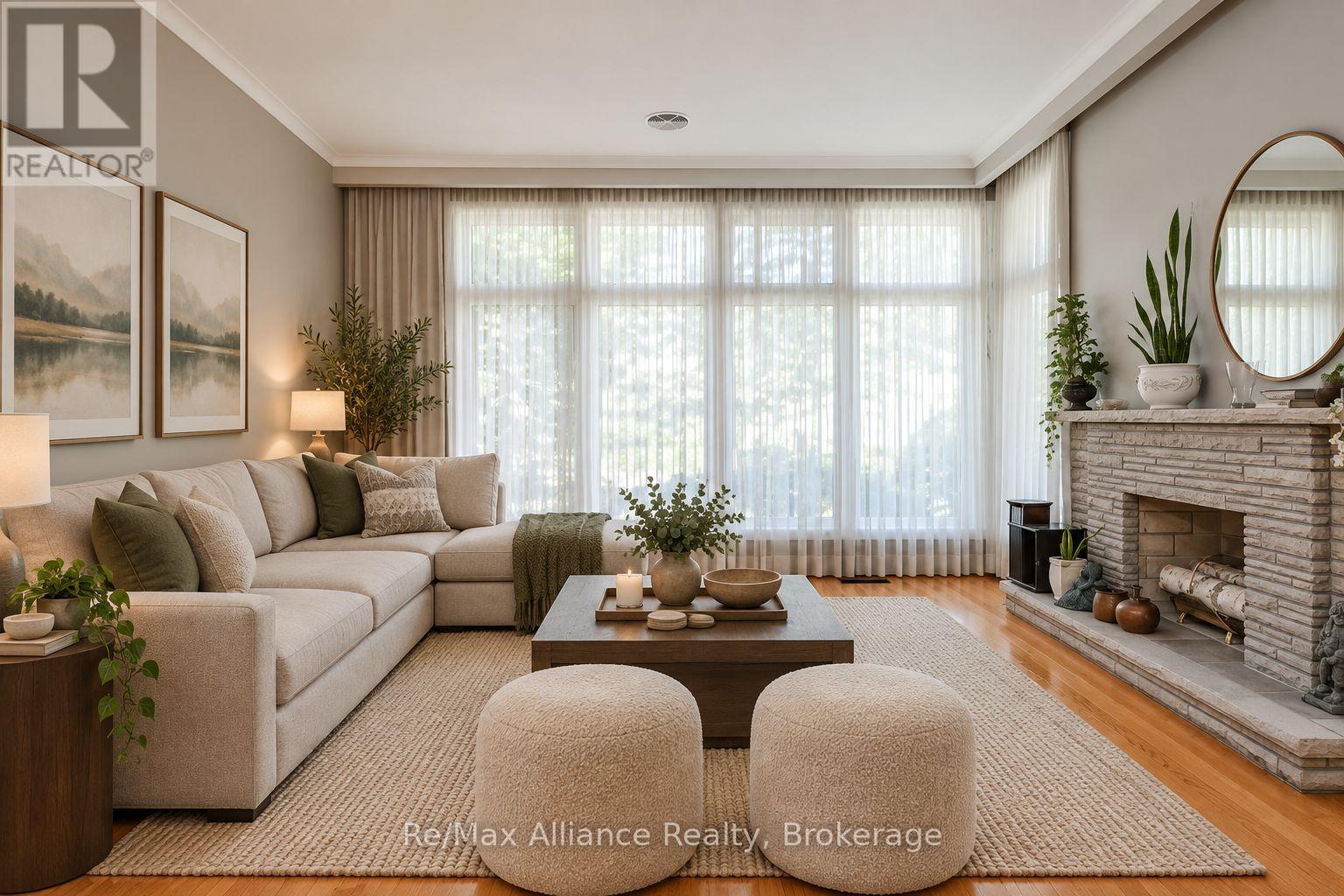 410 THE KINGSWAY - 12