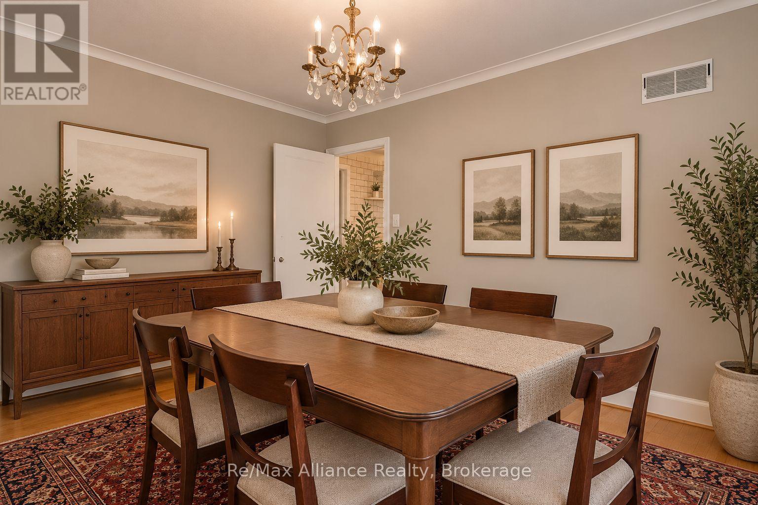 410 THE KINGSWAY - 13