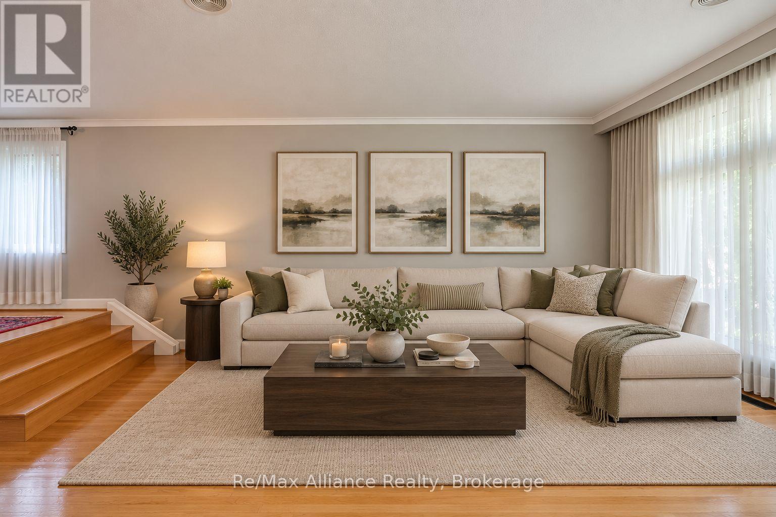 410 THE KINGSWAY - 8