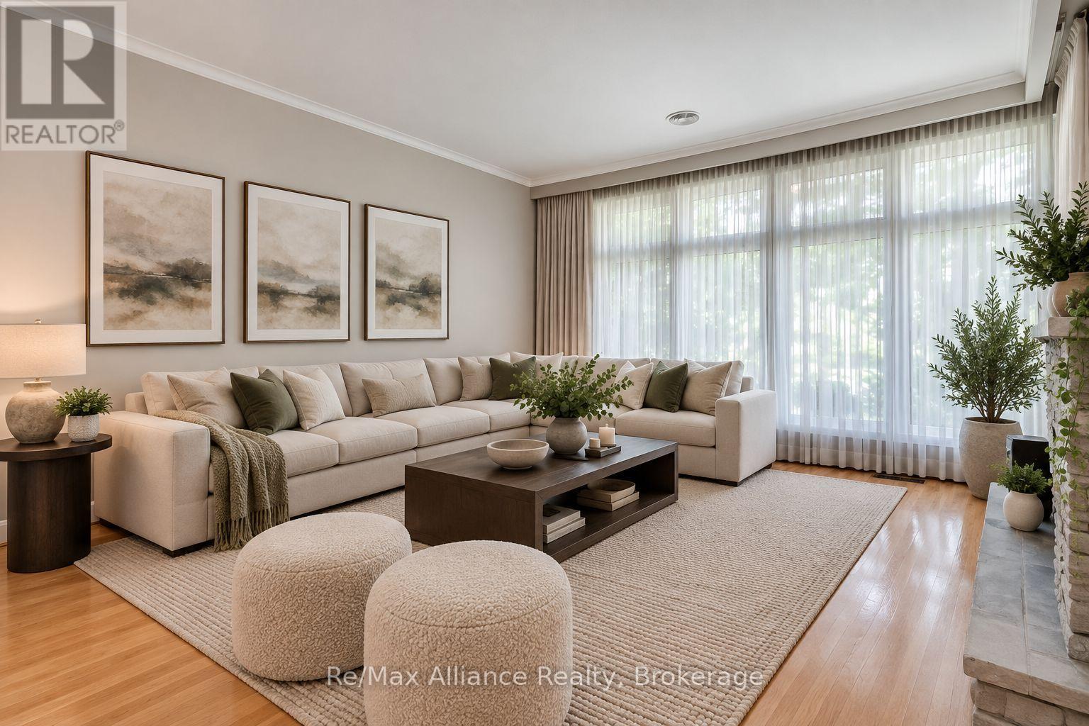 410 THE KINGSWAY - 7