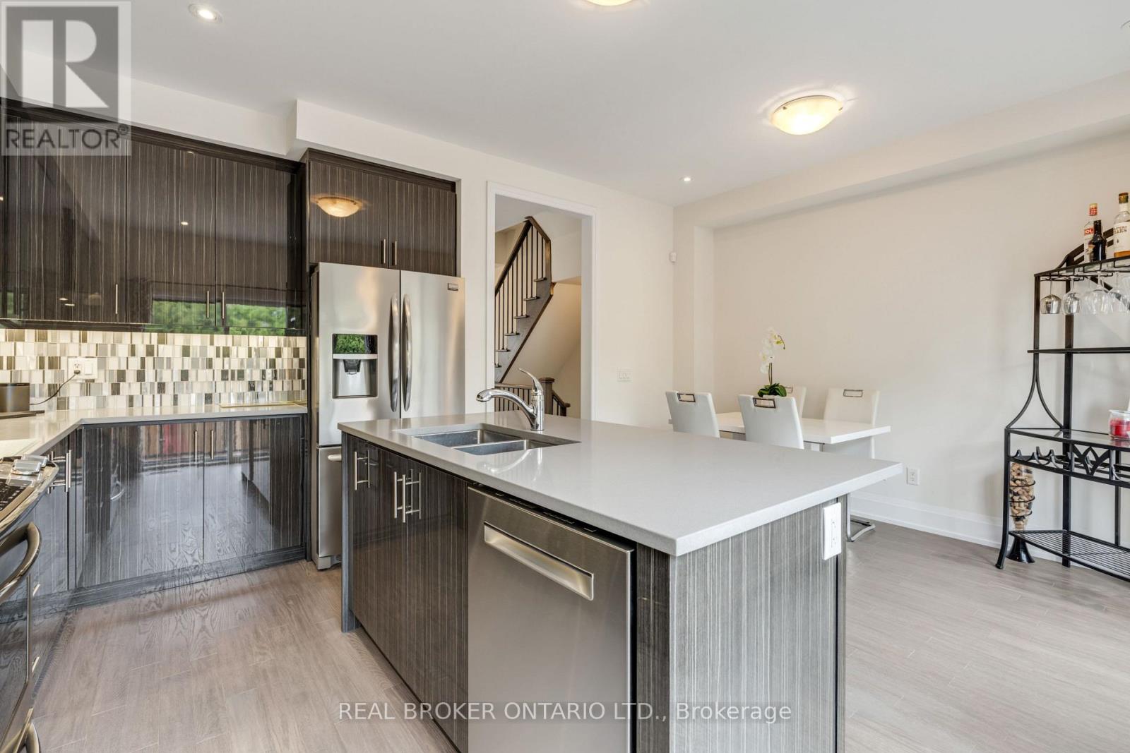 7 KENNETH WOOD CRESCENT - 13