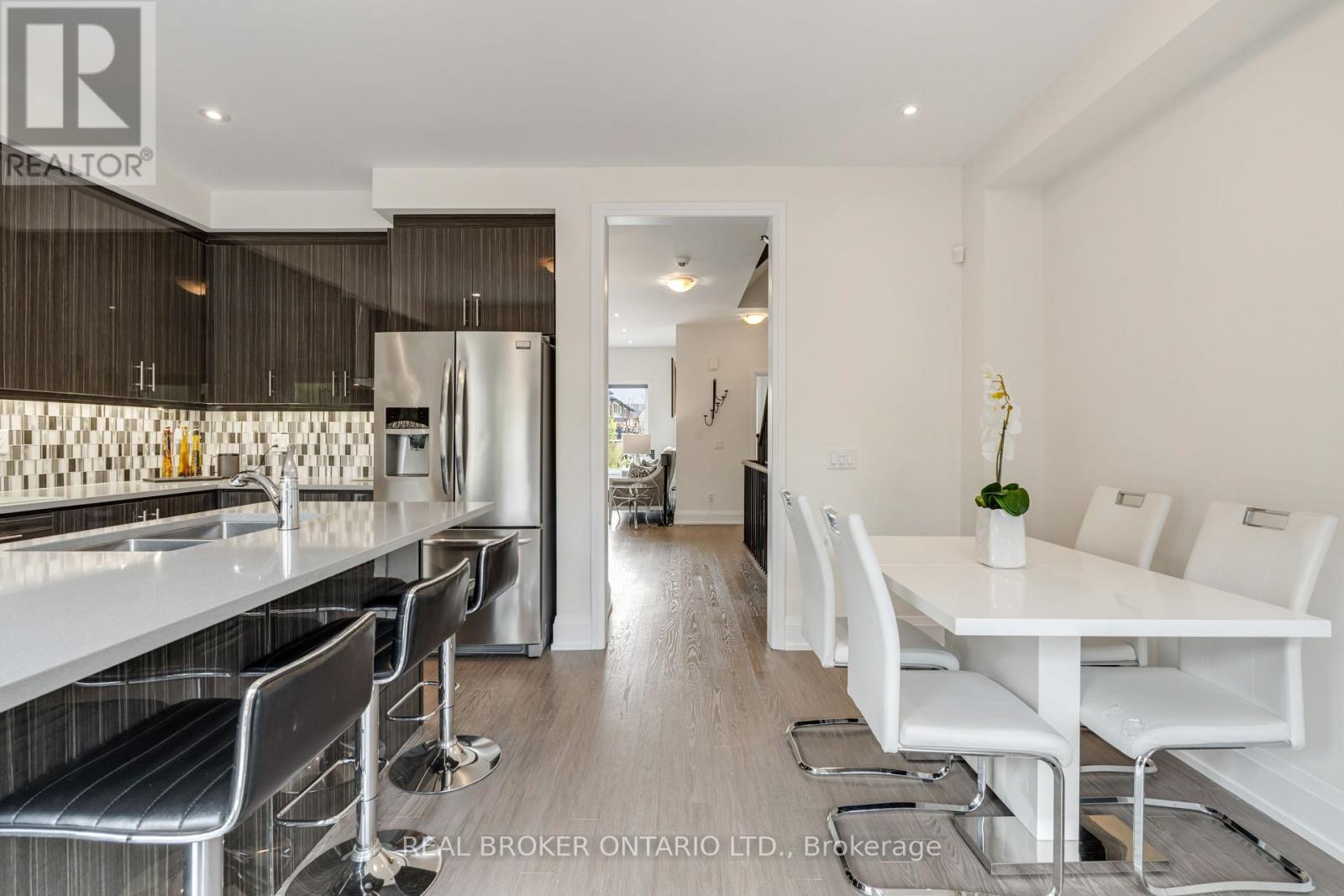 7 KENNETH WOOD CRESCENT - 15