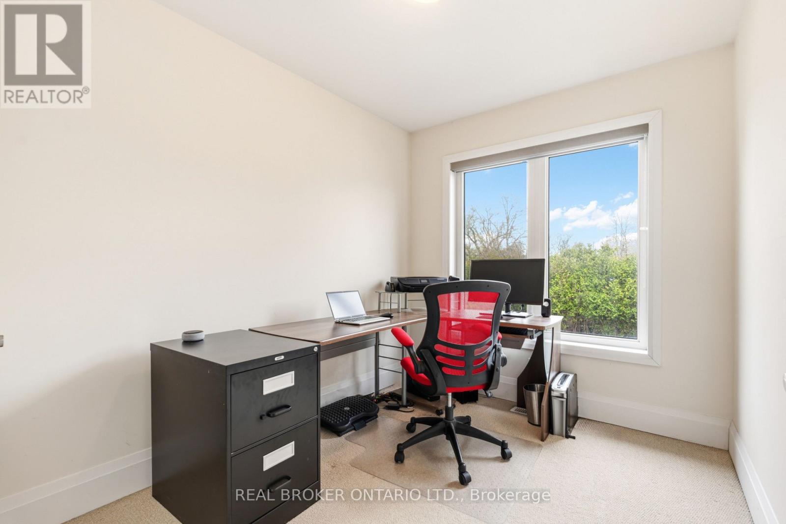 7 KENNETH WOOD CRESCENT - 24