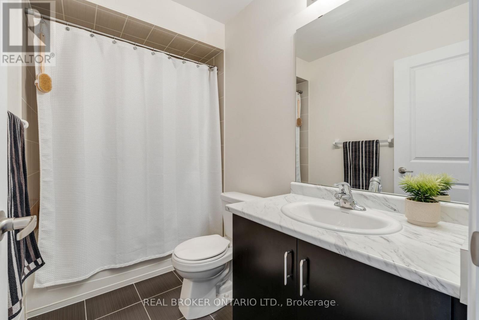 7 KENNETH WOOD CRESCENT - 27