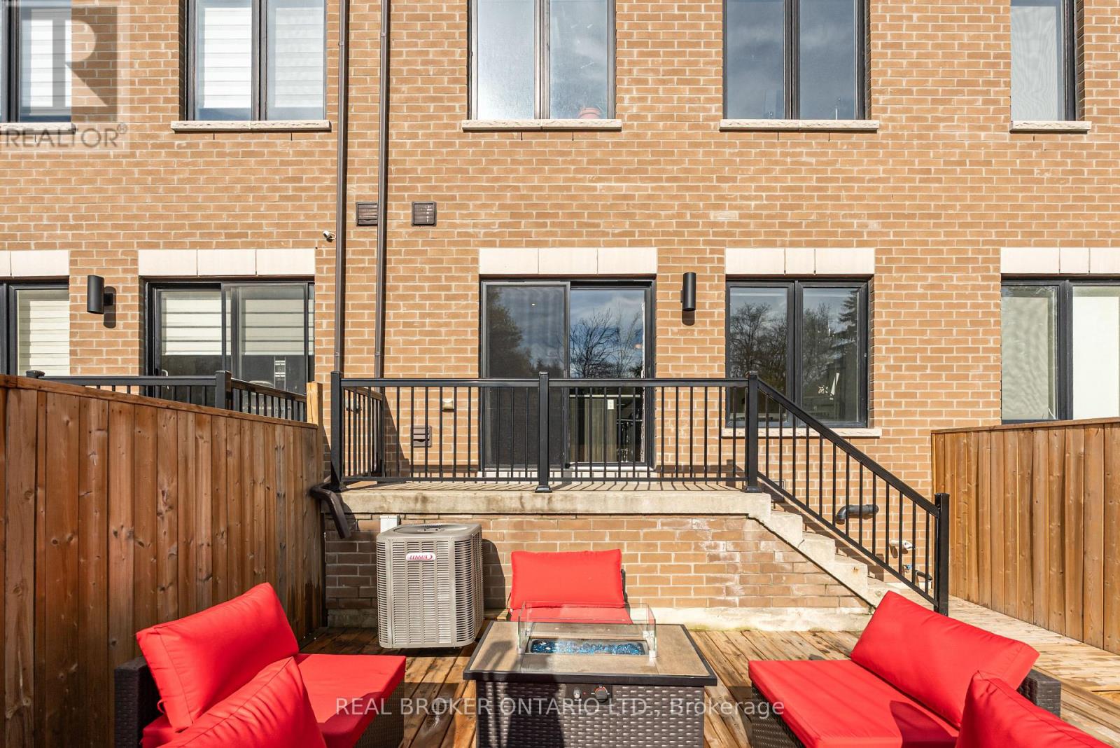 7 KENNETH WOOD CRESCENT - 35