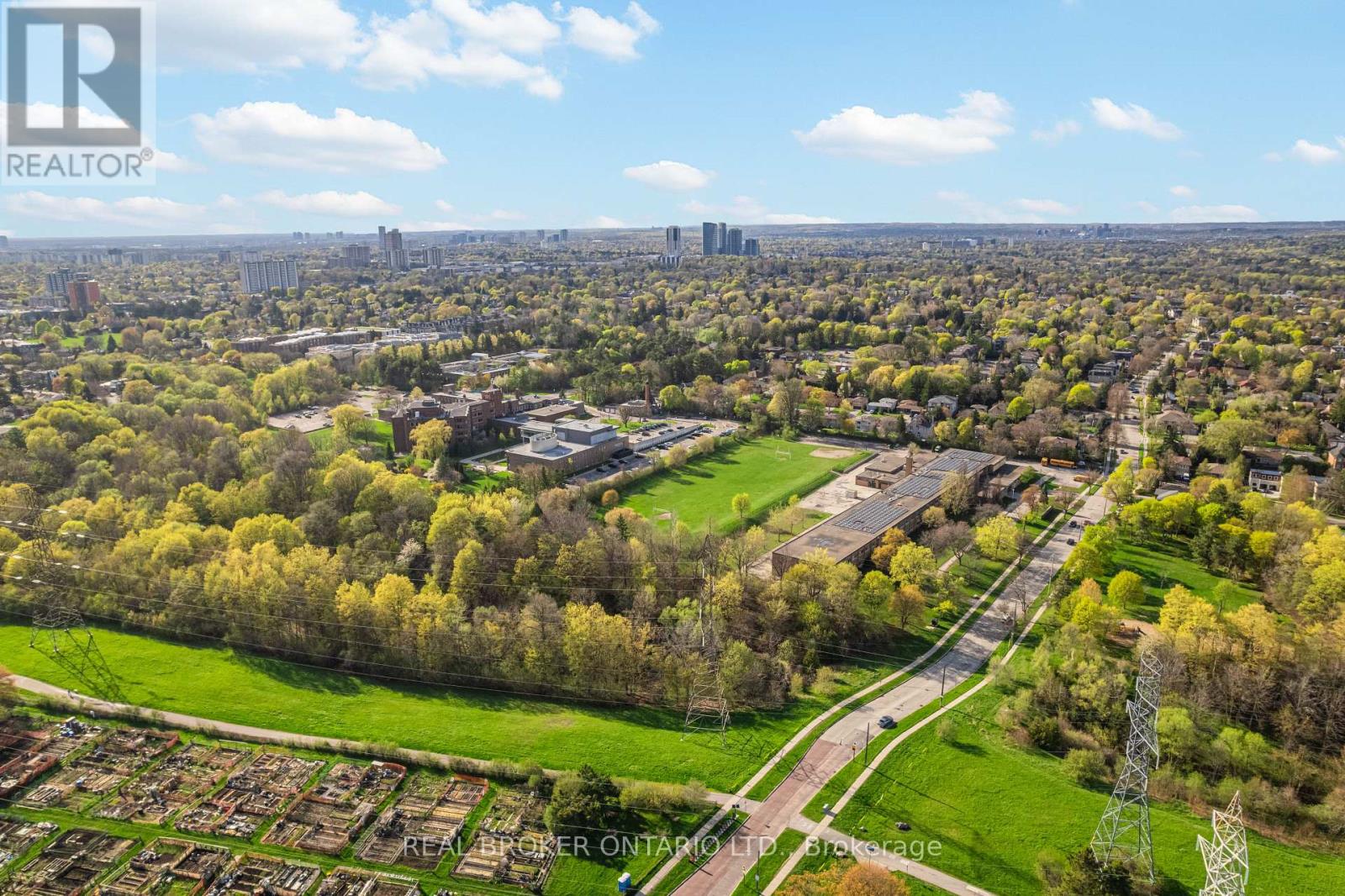 7 KENNETH WOOD CRESCENT - 42
