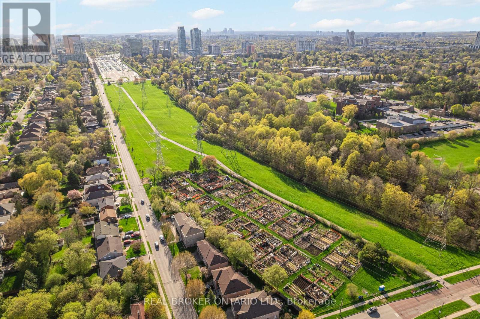 7 KENNETH WOOD CRESCENT - 43