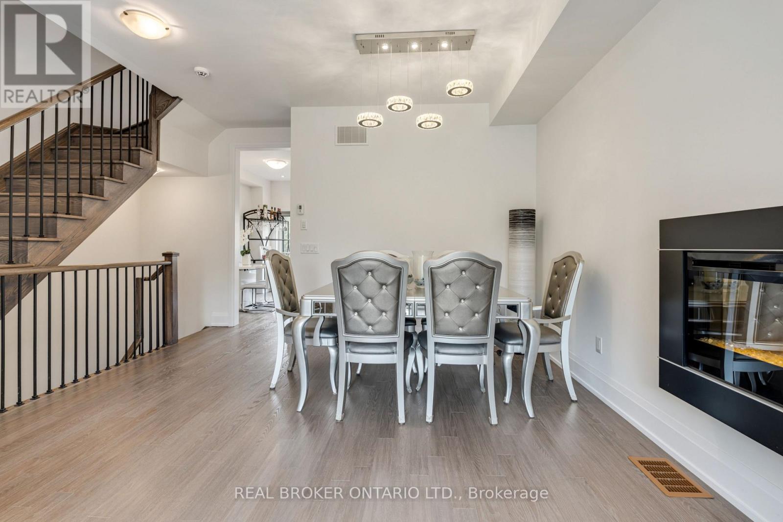 7 KENNETH WOOD CRESCENT - 9