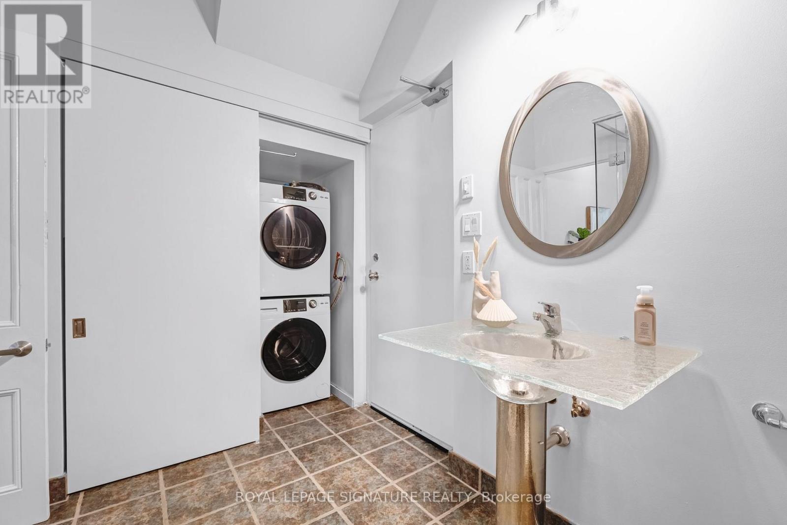 #108 676 RICHMOND STREET W - 23